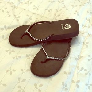 🌻YELLOW BOX FLIP FLOPS🌻